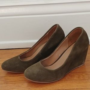 Merona olive suede wedges size 7
